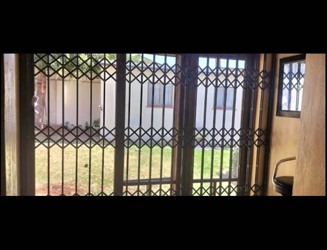 3 BEDROOM HOUSE FOR SALE IN KENSINGTON